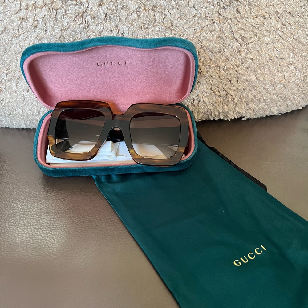 Gucci GG0178S Sunglasses in mint condition! Worn ONCE!